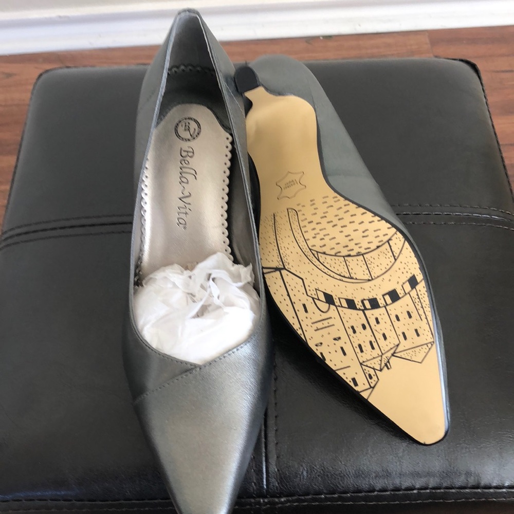 Bella Vita heels in pewter kidskin size 7WW
